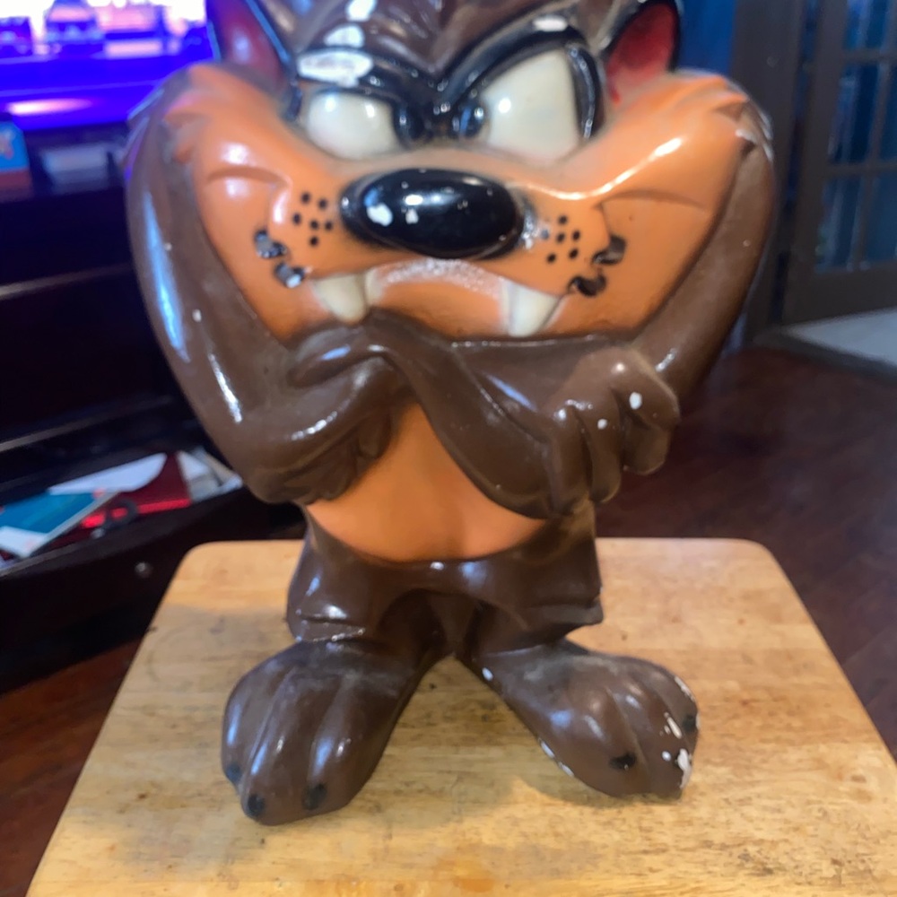 Vtg Warner Bros. Tasmanian Devil Statue Coin Bank Looney Toon